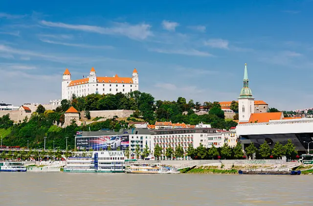 Bratislava: Day Trip from Vienna by Bus and Boat